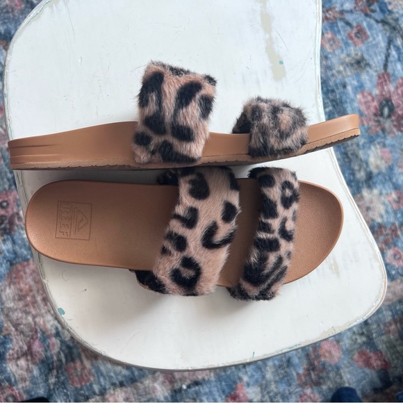 Reef Vista Leopard Print Faux Fur Slides - Picture 2 of 3